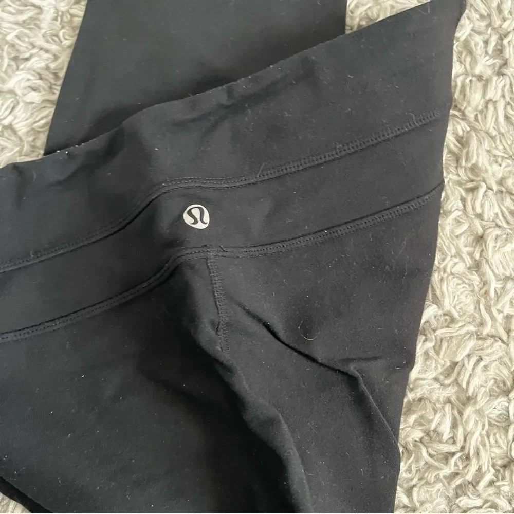 Lululemon black 21” leggings size 10